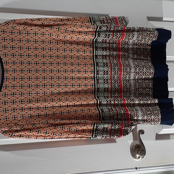 Roz and Ali Large P colorful abstract keyhole front roll up sleeves Tunic - Picture 3 of 7